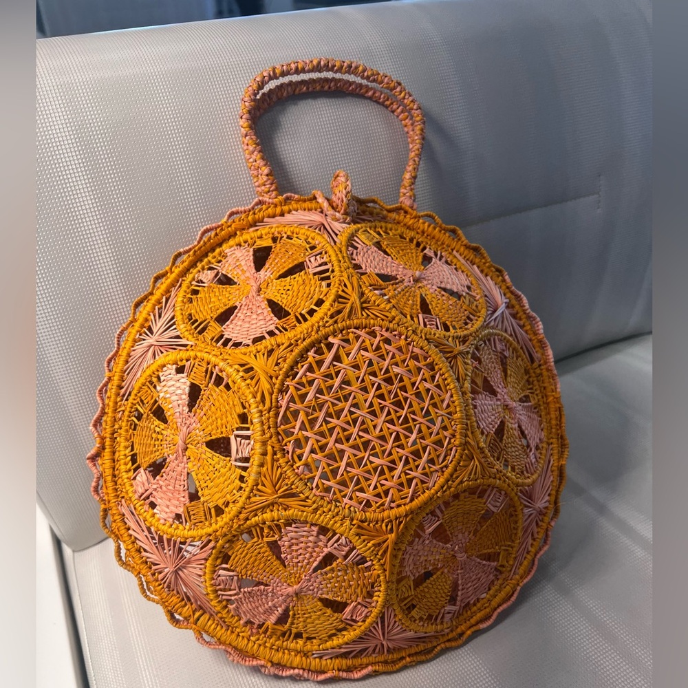Hand woven round basket purse